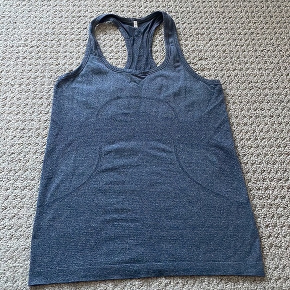 Lululemon size 8 swiftly tech tank - Picture 4 of 6